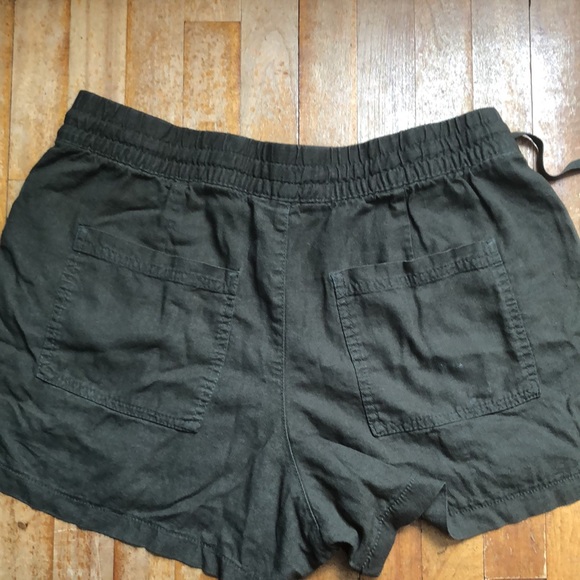 Gap ladies linen shorts, Olive Green - Picture 3 of 7